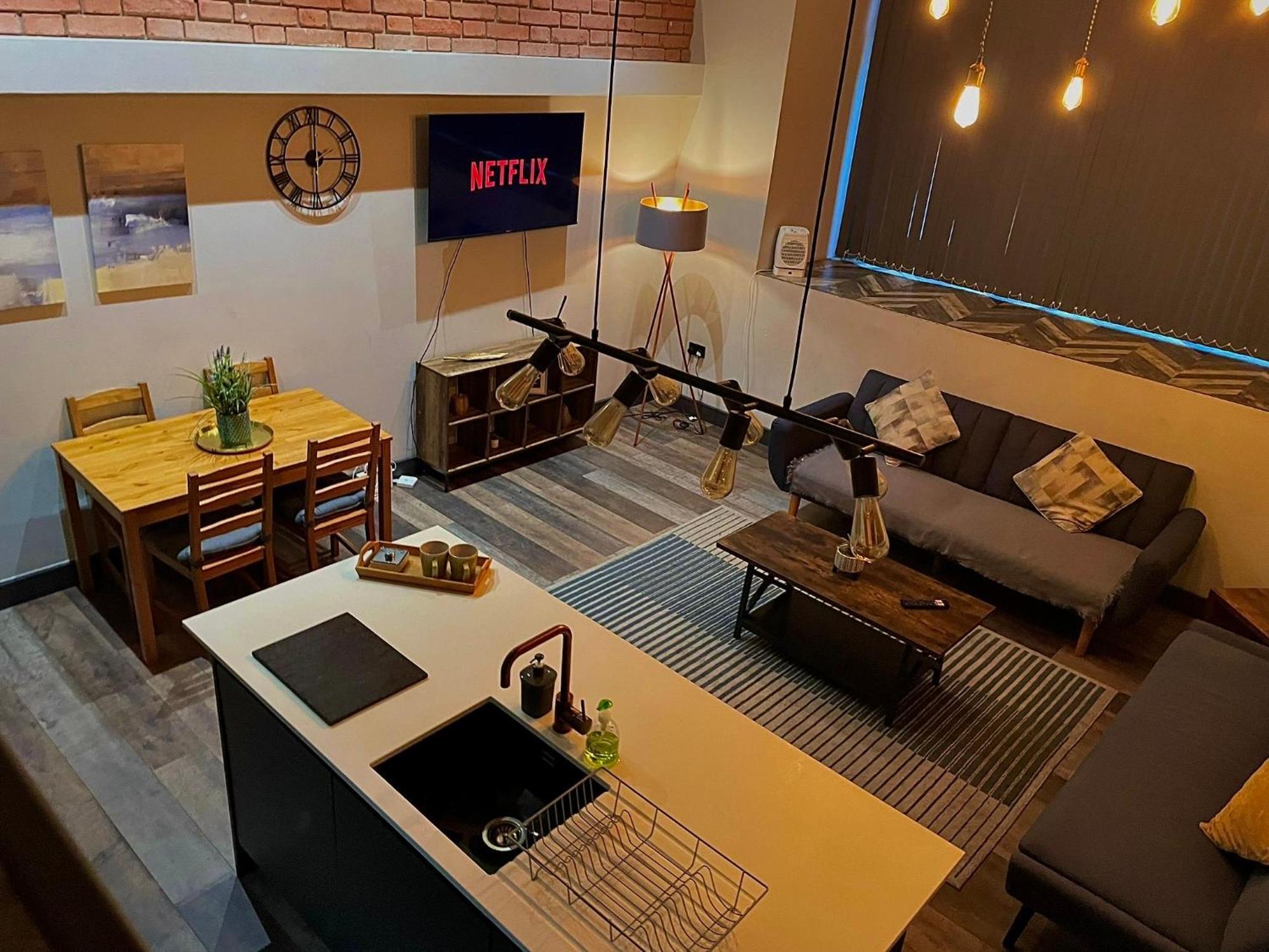 שפילד Artistic, Cozy, Stylish, Open Plan, City Centre 1Br מראה חיצוני תמונה