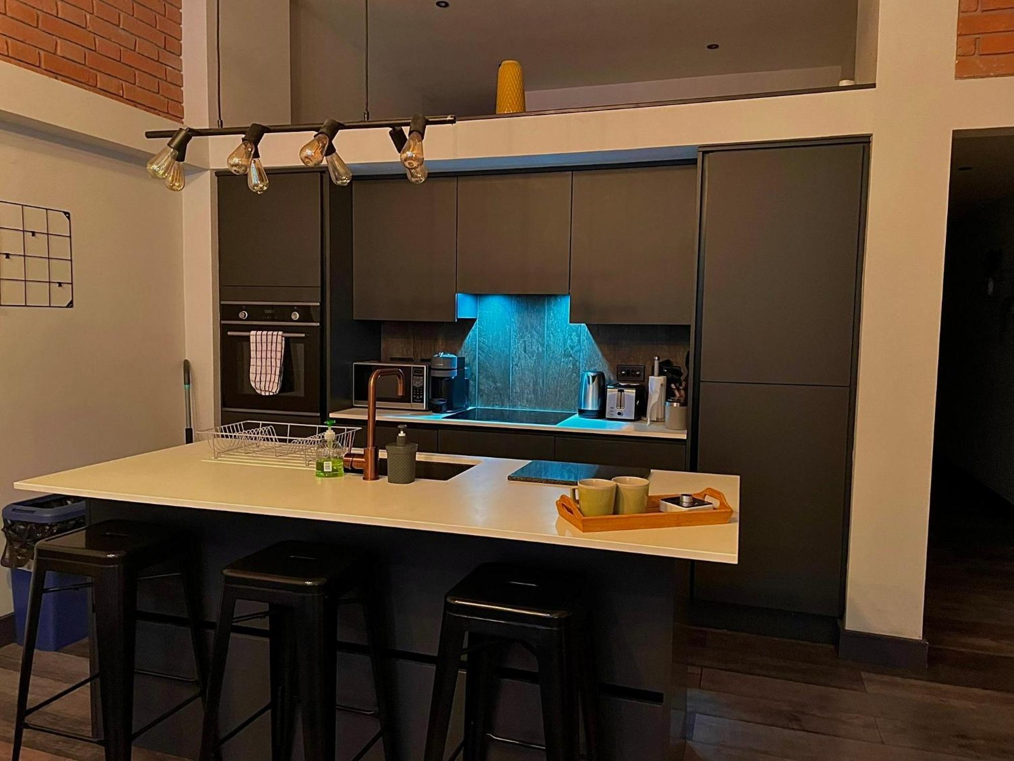 שפילד Artistic, Cozy, Stylish, Open Plan, City Centre 1Br מראה חיצוני תמונה