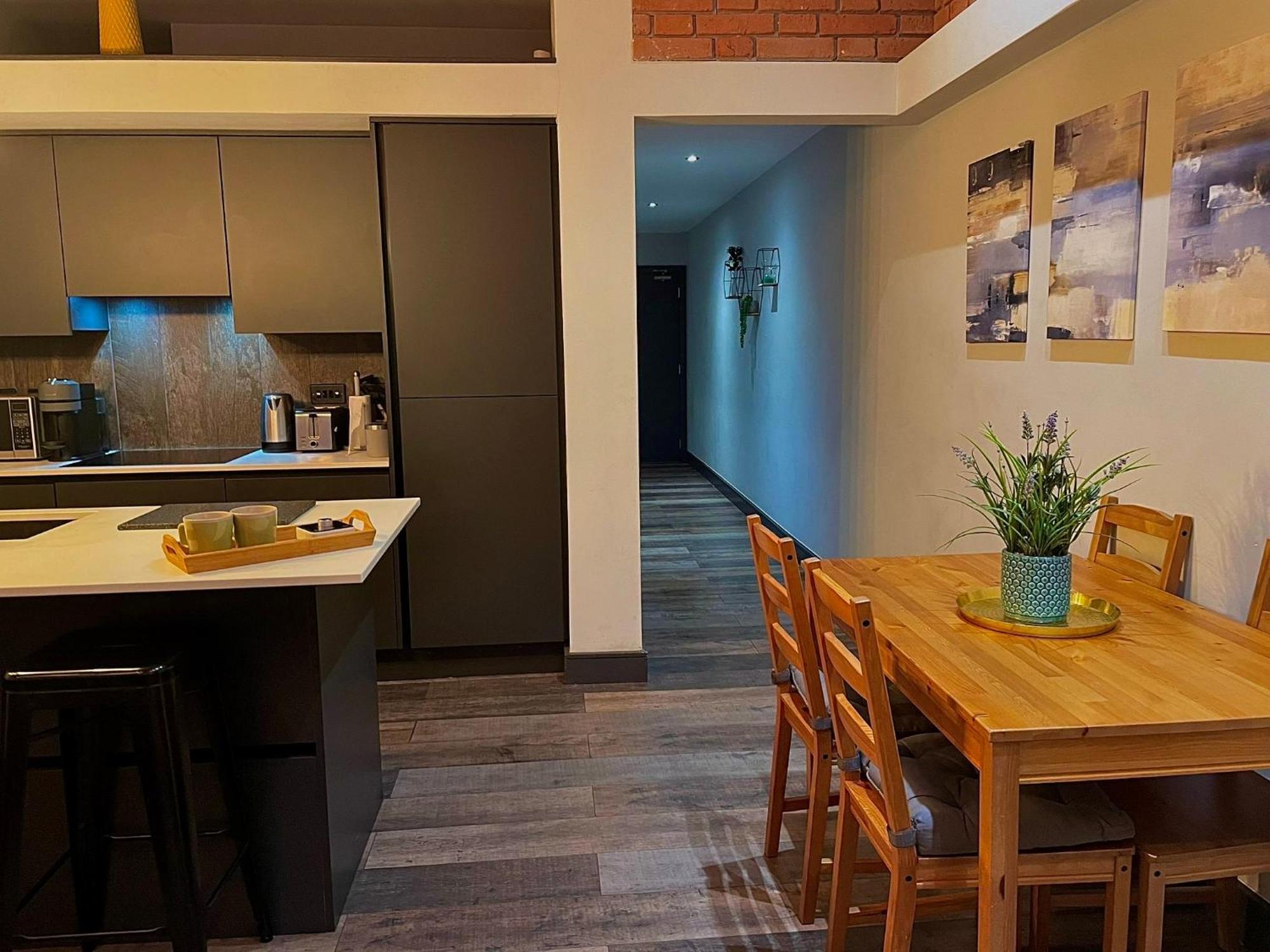שפילד Artistic, Cozy, Stylish, Open Plan, City Centre 1Br מראה חיצוני תמונה