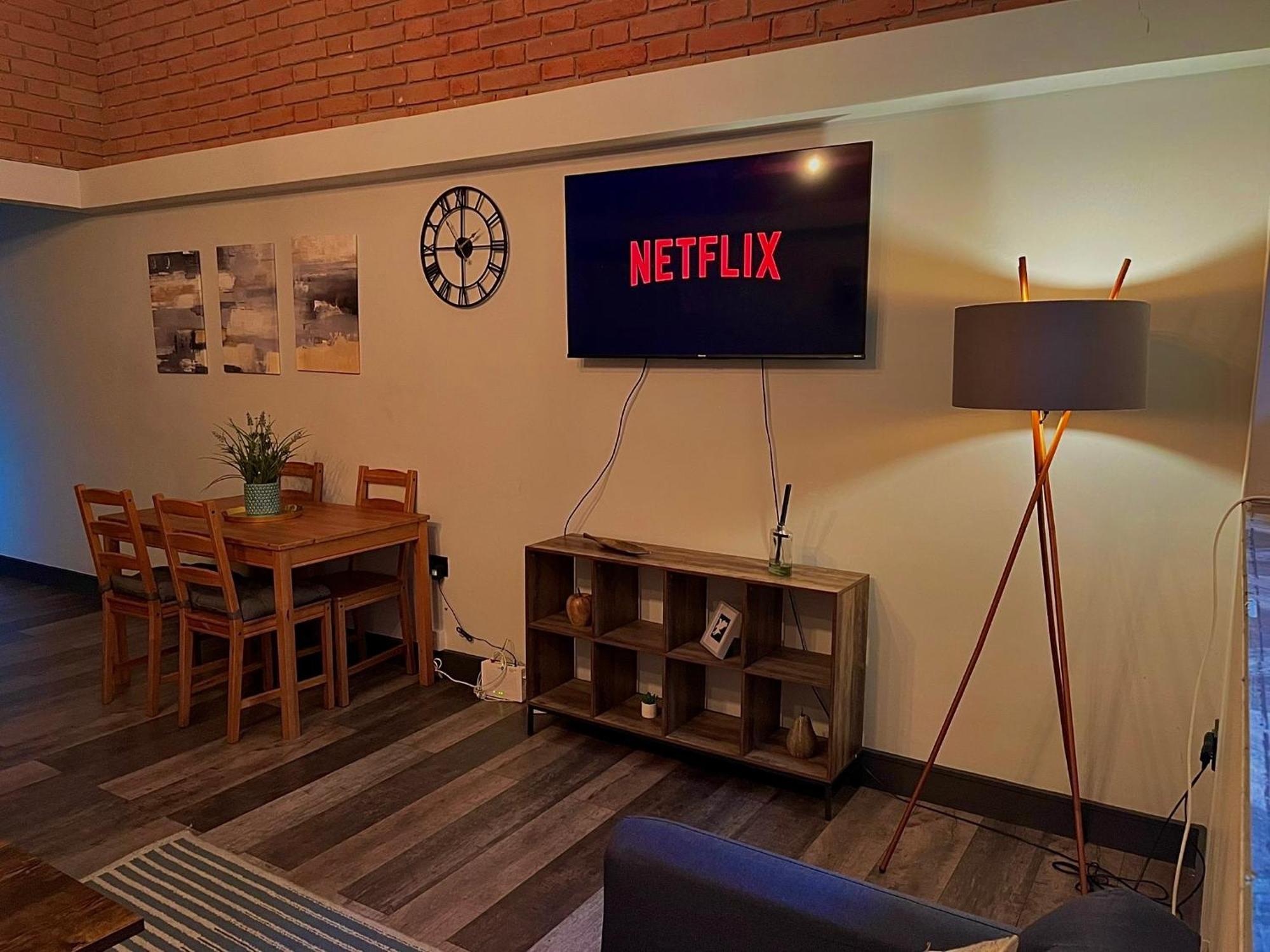 שפילד Artistic, Cozy, Stylish, Open Plan, City Centre 1Br מראה חיצוני תמונה